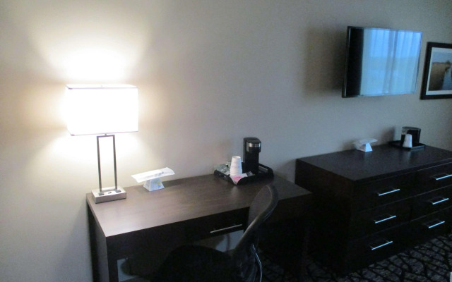 Best Western Plus Lakeview Hotel