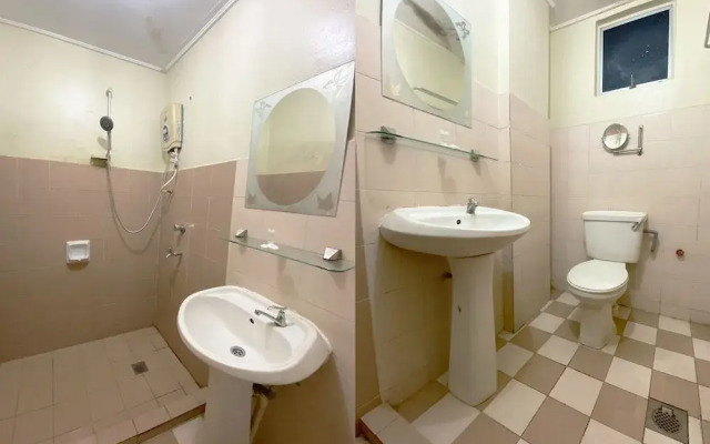 OYO 90061 Kuhara Court Apartment Suite