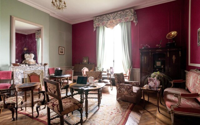 Le Chateau De La Tourlandry