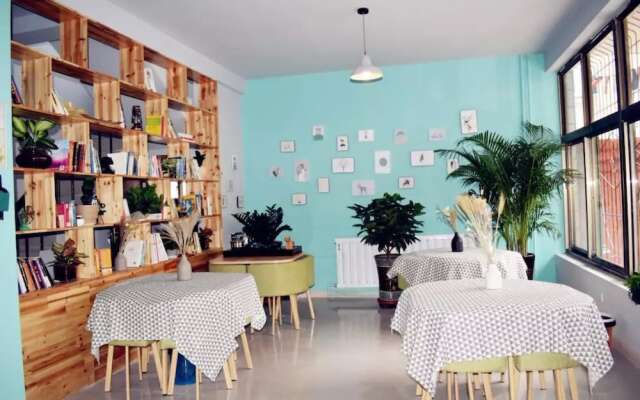 Little Forrest Youth Hostel
