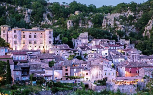 Domaine de Saint Cerice en Ardèche Sud