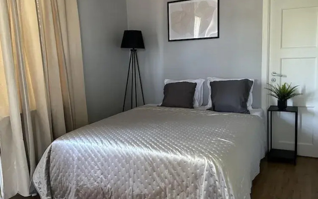 Stockholm - 5-beds - Sleeps 12 - Garden