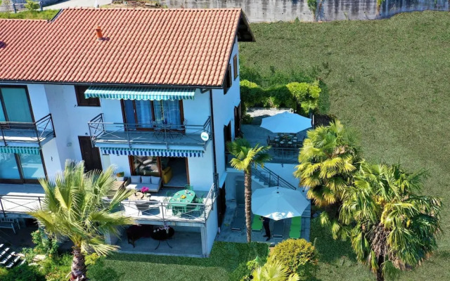 Diana Villa With Garden and Lake View in Oggebbio
