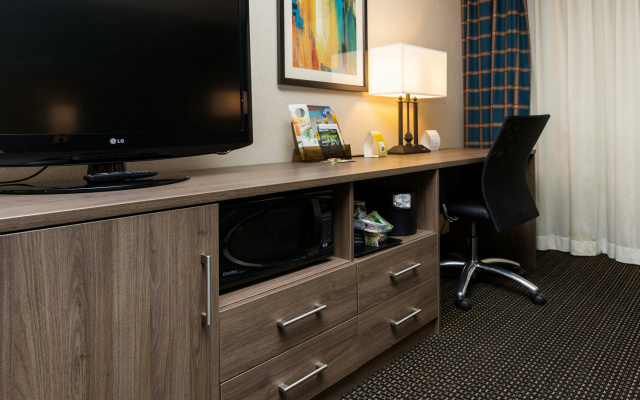 Holiday Inn Downtown - Mercy Area by IHG