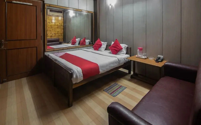 Oyo 14874 Live Inn Guest House