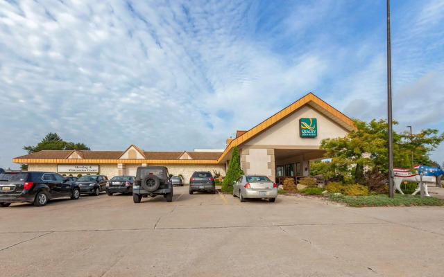 Quality Inn & Suites Escanaba North