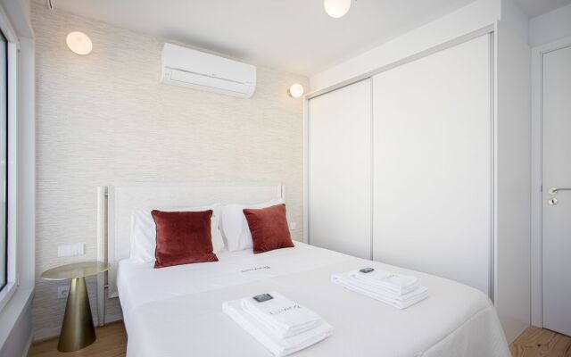 Liiiving-Modern & Glam Rooftop Apartment