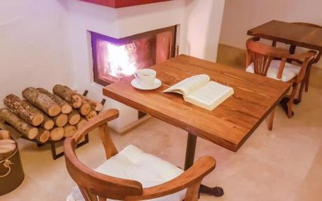 Alaçatı Otel Rebetiko