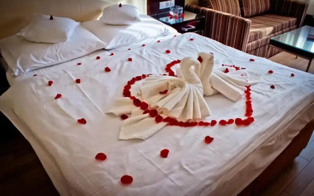 Lions Garden Hotel