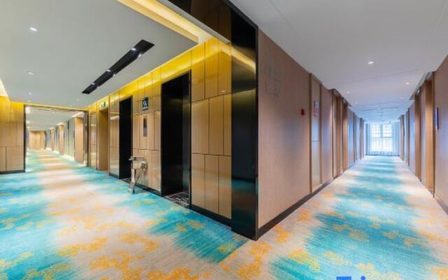 Yijin Meiyi Hotel (Yichang Binjiang Park CBD Shopping Center)