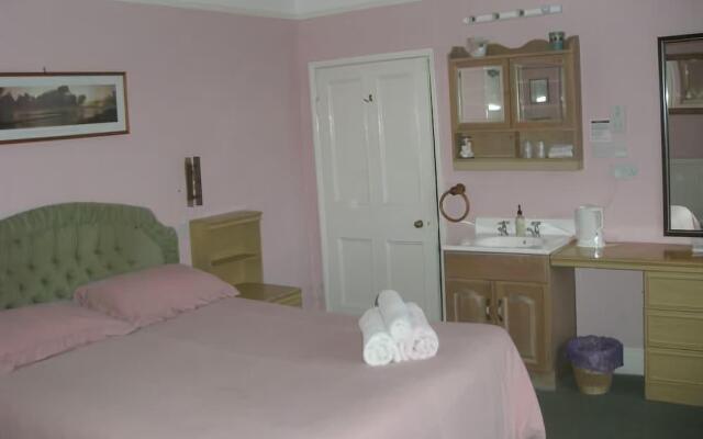 Lodgehill Hotel