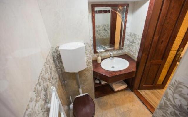 History Apartment Str Cetatii