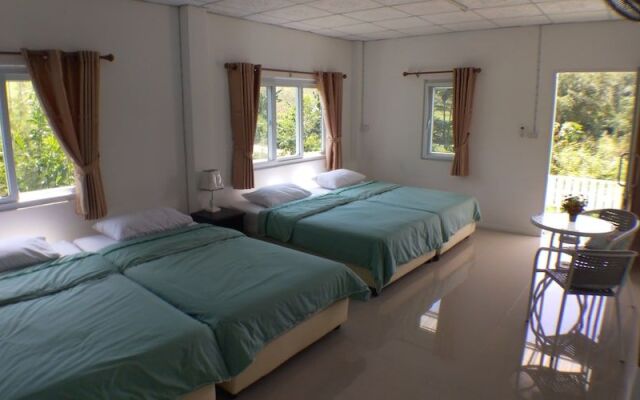 Baan Auemdao Resort