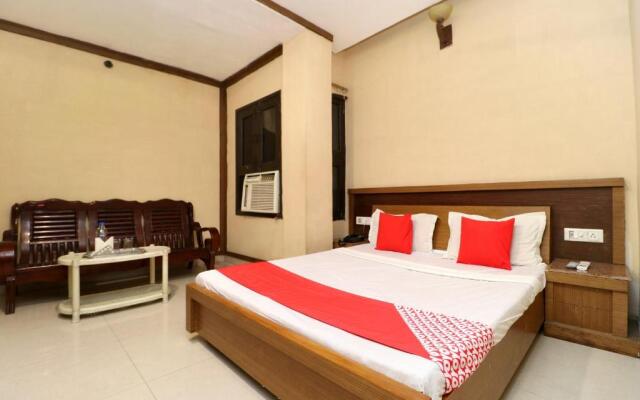 OYO 24650 Hotel Bombay Regency
