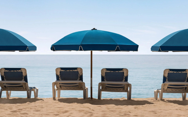 Radisson Resort Miami Beach