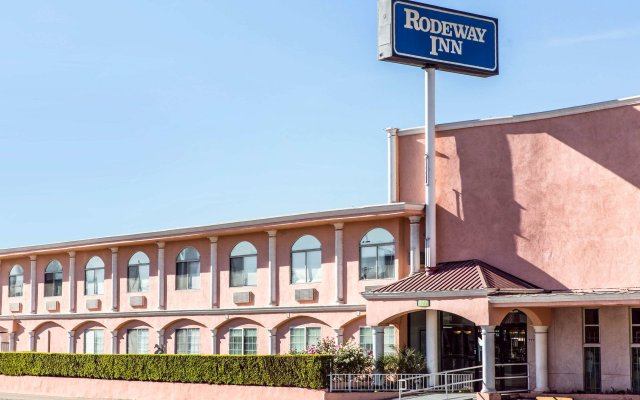 Rodeway Inn near Melrose Ave