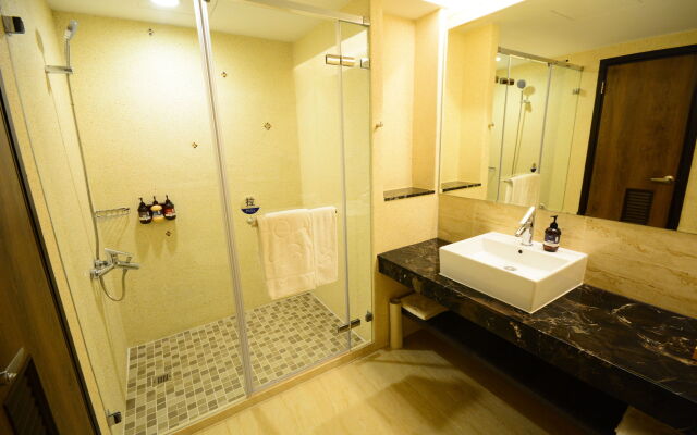 HOYA Resort Hotel Kaohsiung