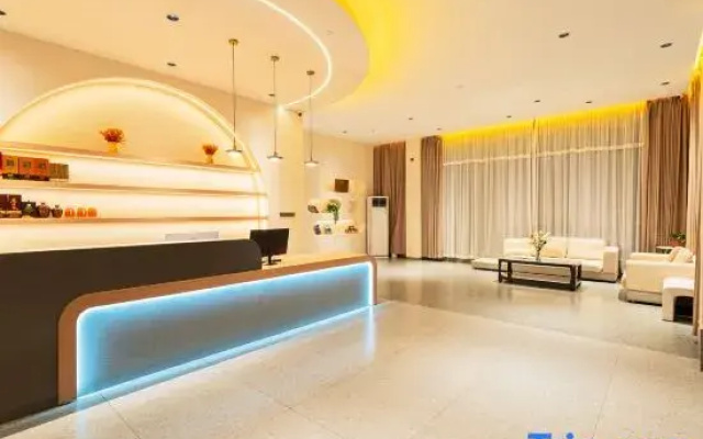Yusu Lingfeng Homestay (Yangshuo Yulong River Jinlong Parade)