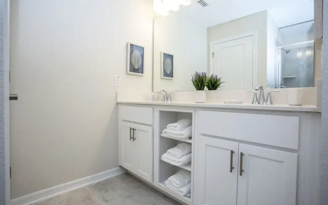 303 Apt Storey Lake 61595/62624