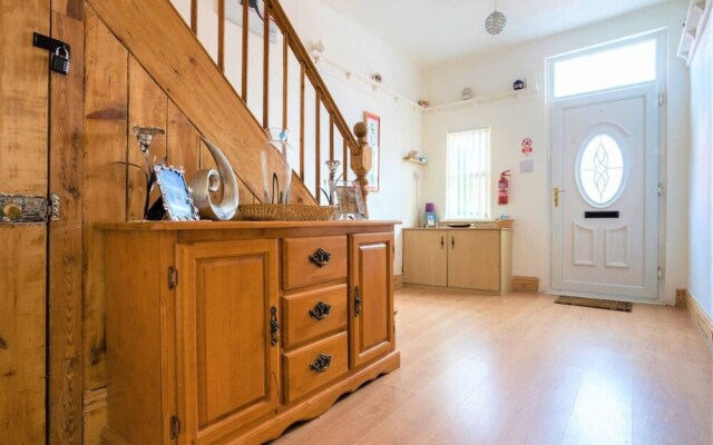 Charming 4-bed, Pet Friendly House in Liverpool