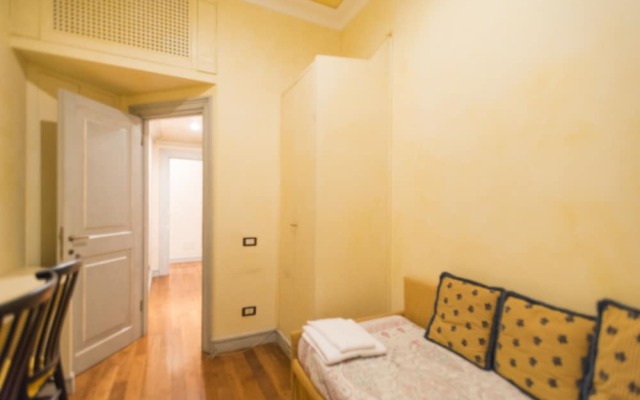 lolART  luxury at Spanish Steps