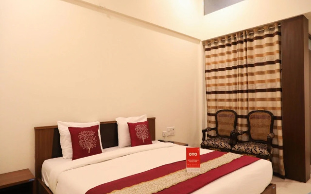 White Hall By OYO Rooms