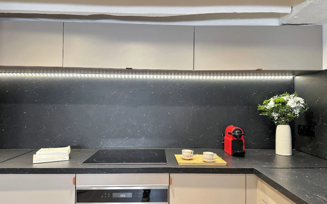 1533 Petites écuries