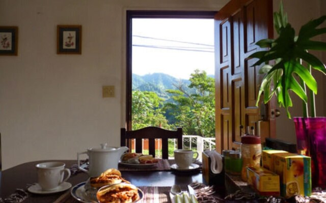 Autana Bed and Breakfast - Hostel