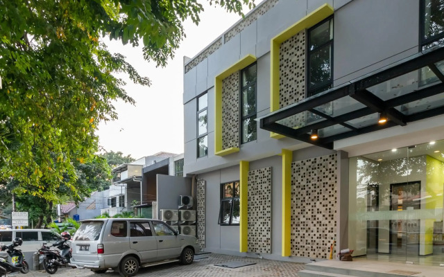 RedDoorz Plus near Senayan City