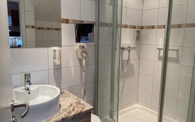 KRAL Suite Hotel & Serviced Apartment