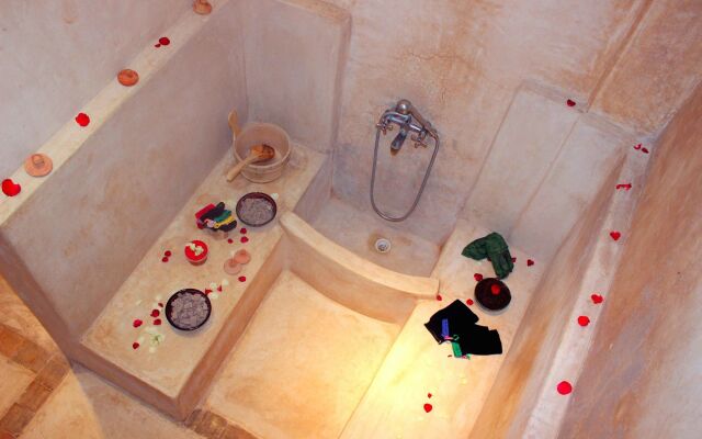 Riad of the Moon