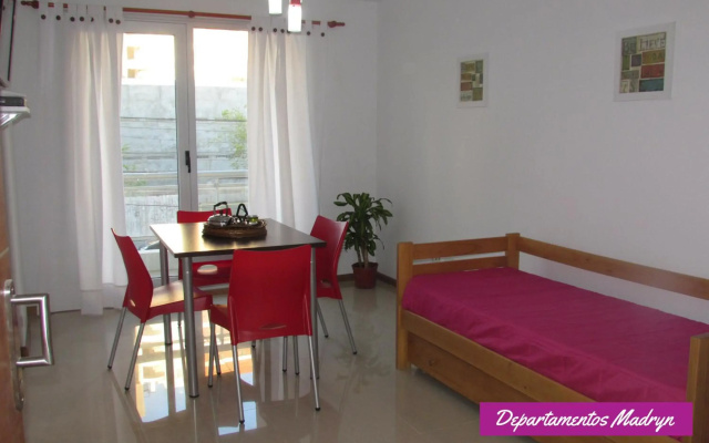 Departamentos Madryn - Calle Roca