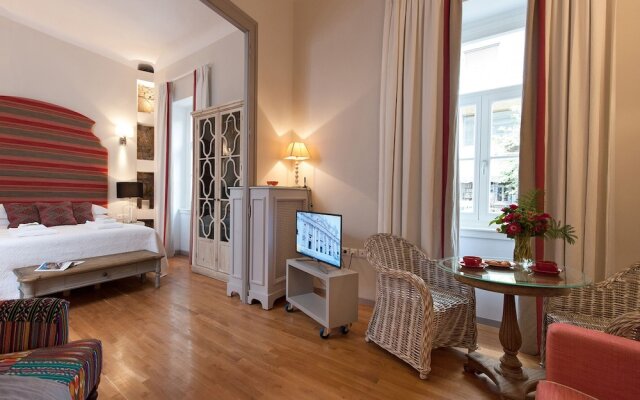 Acropolis TownHouseCo Suites