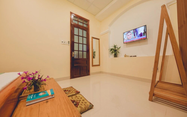 Purple Hue Bnb