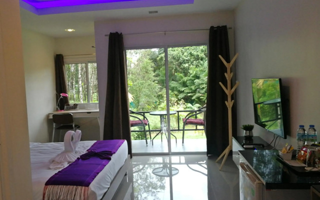 Chomphu Resort Khaolak