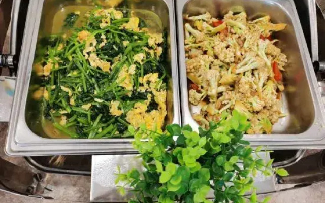 Hot Spring Holiday Hotel