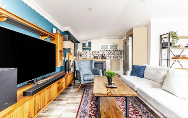 Central and Cozy Flat With Terrace in Sisli