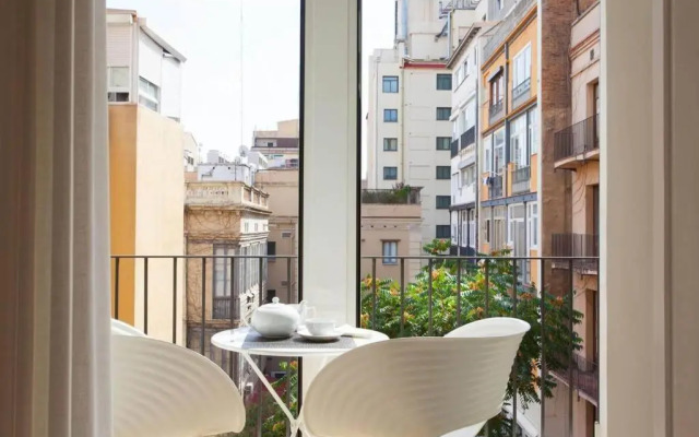 Classy 3bed 3bath apartment in Eixample