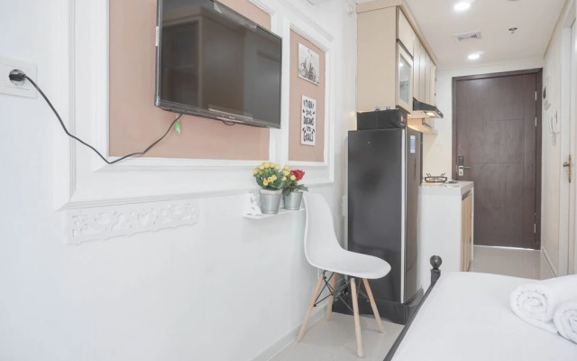 Nice And Strategic Studio At Daan Mogot City Apartment
