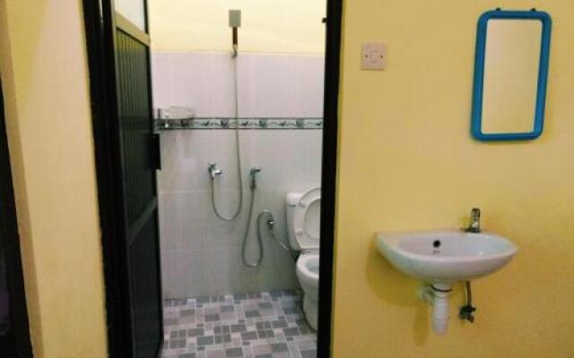 Yellow Hostel