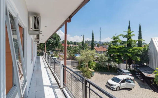 Urbanview Kazanan Setiabudi Bandung