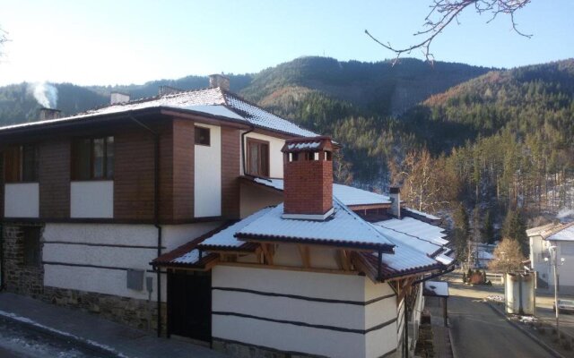 Bio-Magi Banite ApartHotel