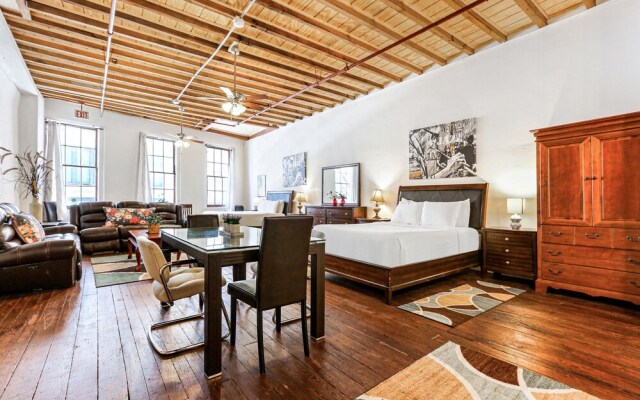 Hosteeva French Quarter Historic Condos