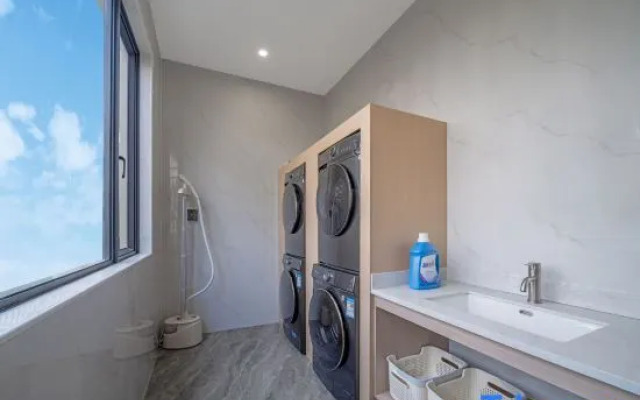 Xinjin Business Hotel (Kuanzhai Alley)