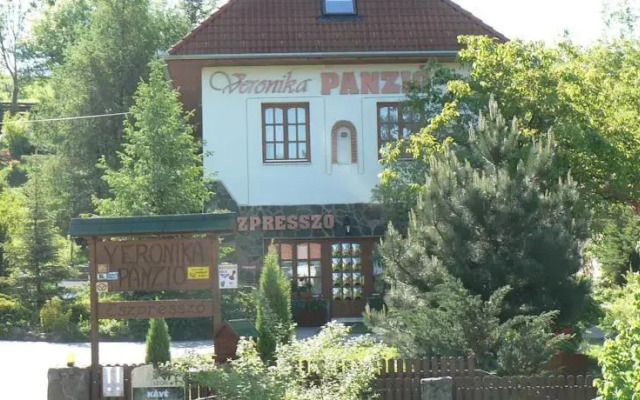 Veronika Panzió