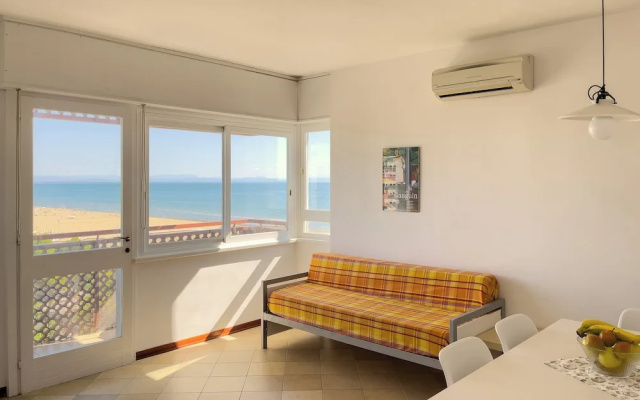 Seafront Apartment on the Promenade