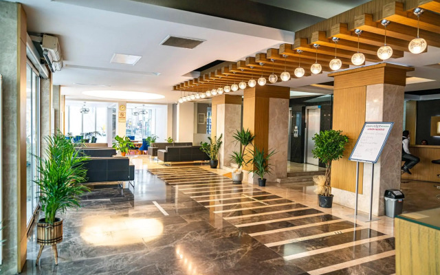 Halley Hotel