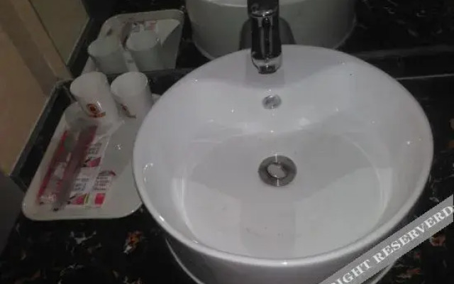 Super 8 Hotel (Weifang University North Gate)