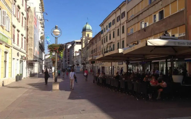 Studio Apartment Diana