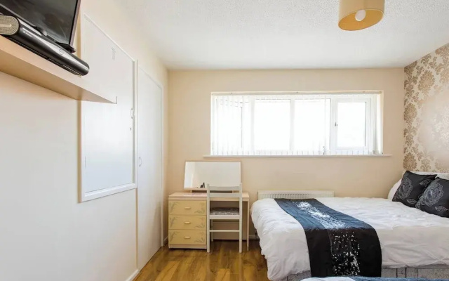 2 Bedroom Holiday Home Eith 3 Beds & Sofa Bed Near Manchester City Stadium